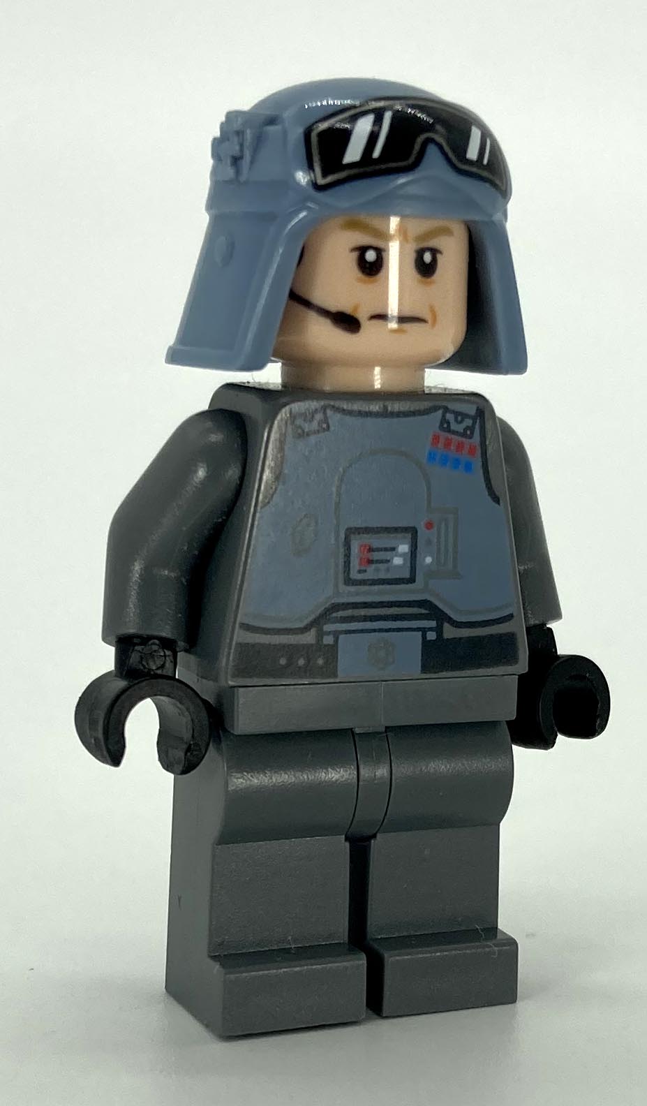 General Maximillian Veers - Helmet with Goggle Print