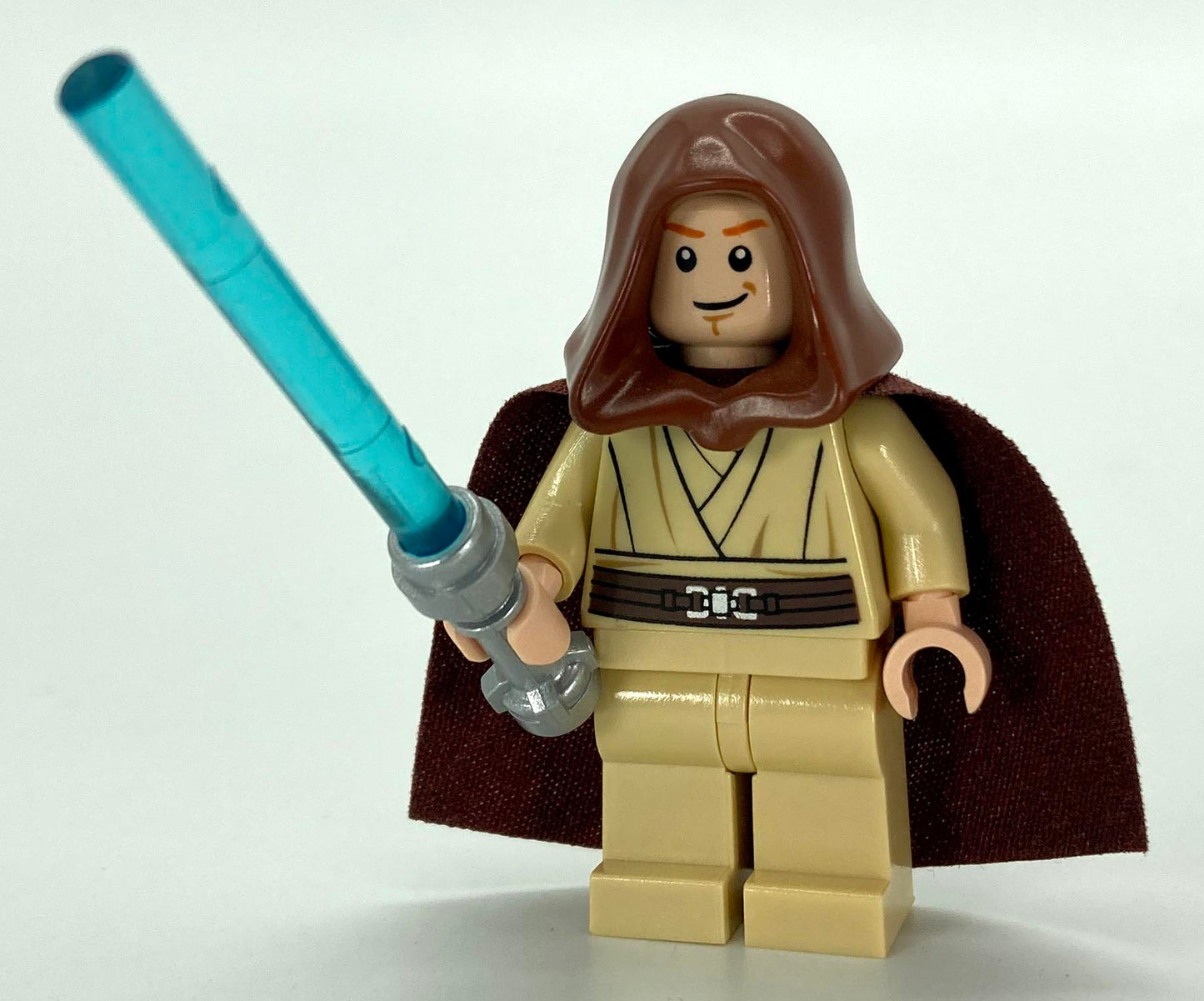 Obi-Wan Kenobi (Young with Hood and Cape, Tan Legs, Smile)