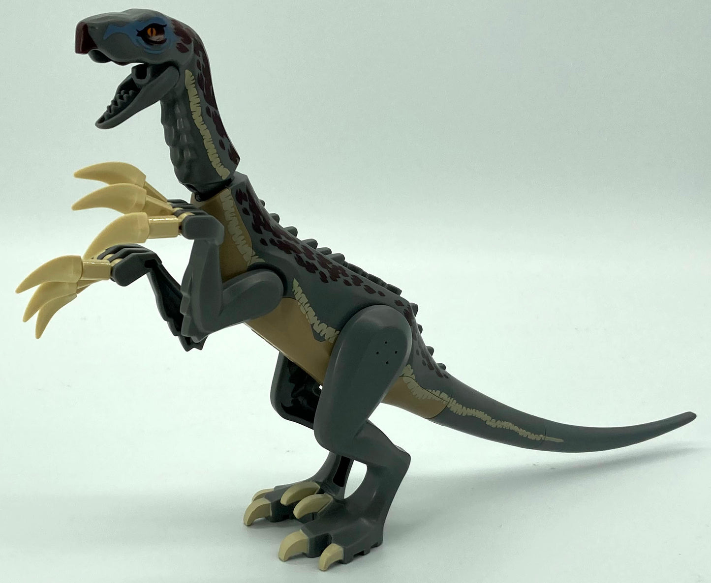 Dinosaur Therizinosaurus