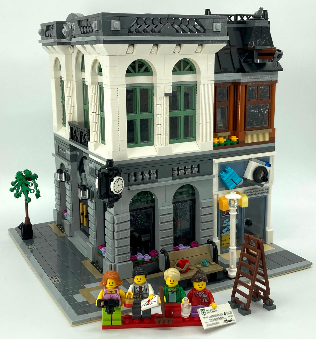 10251 LEGO® Brick Bank Used Set