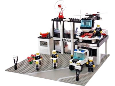 LEGO® 6386 Police Command Base Used Set