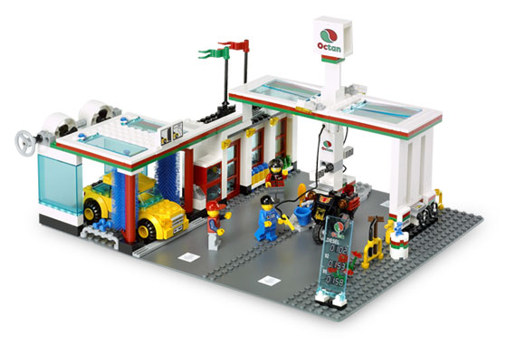7993 LEGO® Service Station Used Set
