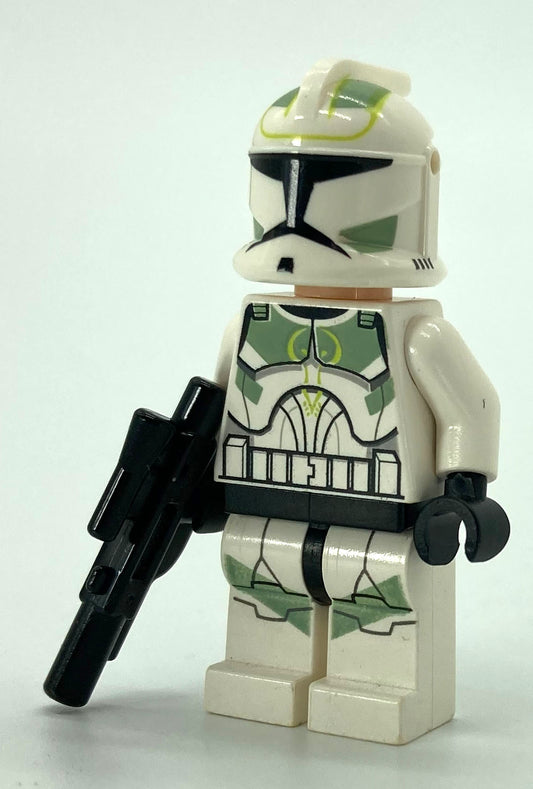 sw0298 Clone Trooper, Horn Company (Phase 1) - Sand Green and Lime Markings, Large Eyes