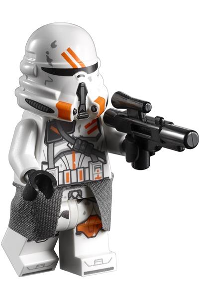 Clone Airborne Trooper, 212th Attack Battalion (Phase 2) - White Arms, Dirt Stains, Dark Bluish Gray Cloth Kama, Nougat Head